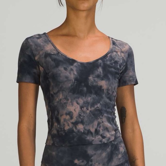 Lululemon Align T-shirt Size 10 Diamond Dye Lunar Rock True Navy Crop Casual. 23 - Picture 1 of 8